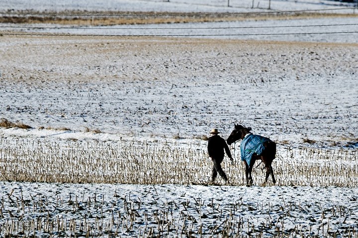 Cận cảnh người dân Mỹ co ro trong giá rét cắt da cắt thịt -40 độ C